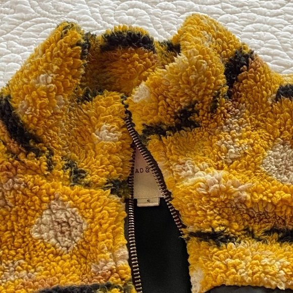 Thread & Supply Aztec Print Yellow and Black Fleece and Quilted Jacket Size S - Picture 15 of 15